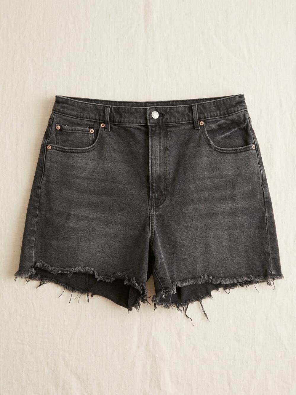 American Eagle High Rise 90s Boyfriend Shorts Size 18 Black Denim Raw Hem